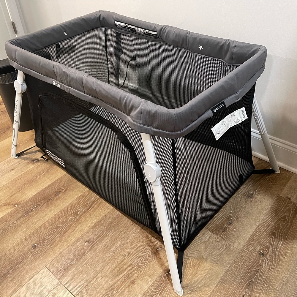 Guava Lotus Travel Crib w Extras